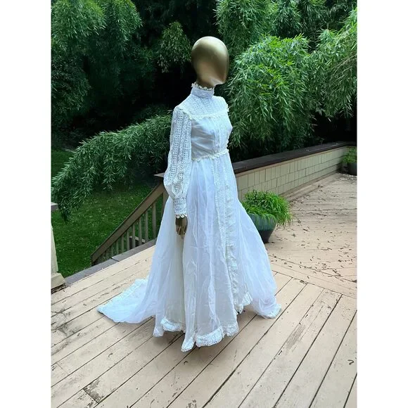 Vintage 70s Wedding Dress, Prairie-style, lace, with train, size s - Picture 3 of 12